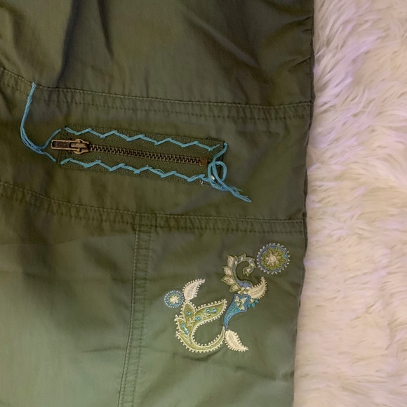 Miss Bisou Embroidered Capri Pants Size 5 - Picture 3 of 7